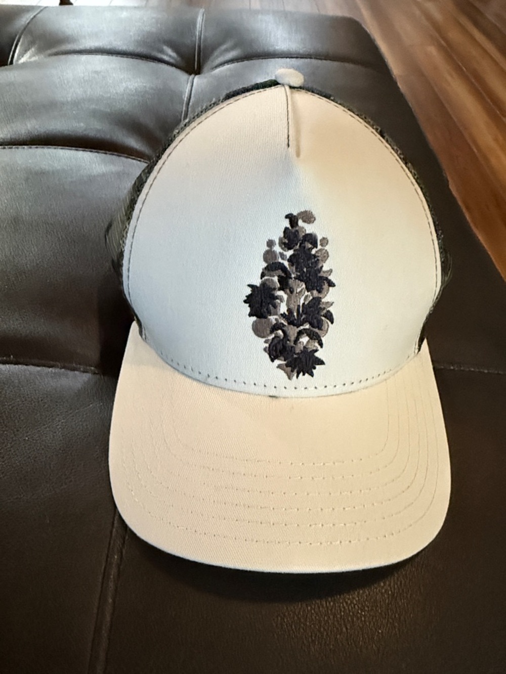 Free people New Embroidered Trucker Hat - White and camo mesh
